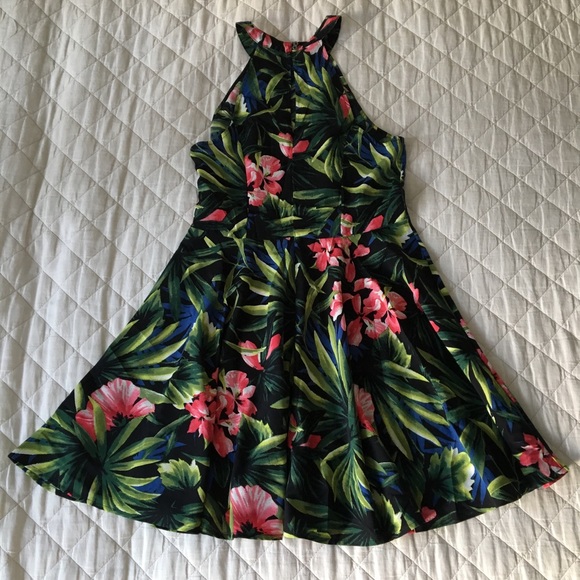 ‼️SOLD‼️NWOT Hollister Tropical/Floral Mini Dress - Picture 6 of 8